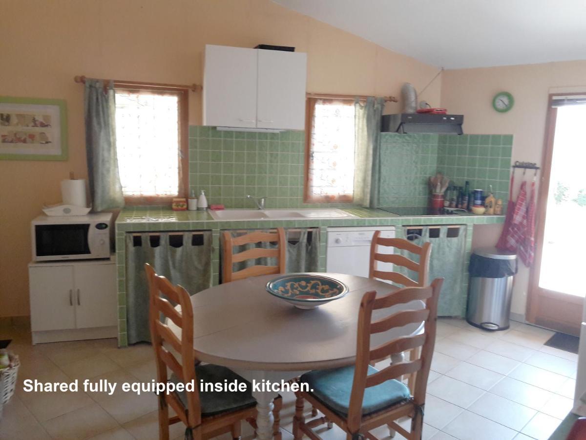 Bed and Breakfast Les Cerises Saint-Saturnin-lès-Apt Exterior foto