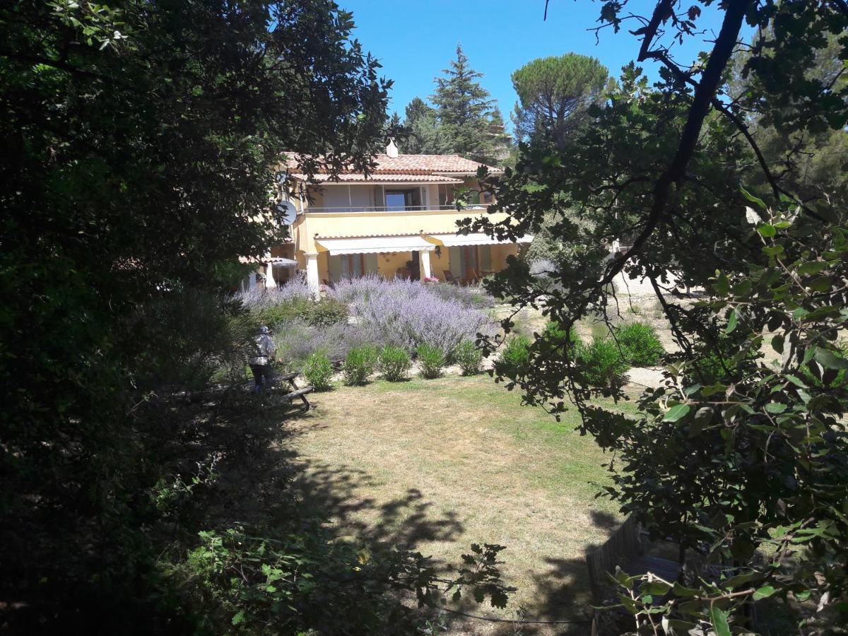 Bed and Breakfast Les Cerises Saint-Saturnin-lès-Apt Exterior foto